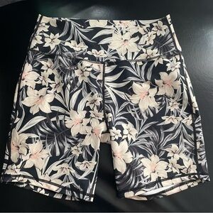 Hurley Tropical Hawaiian Floral Print Bike Shorts 7” Size Large